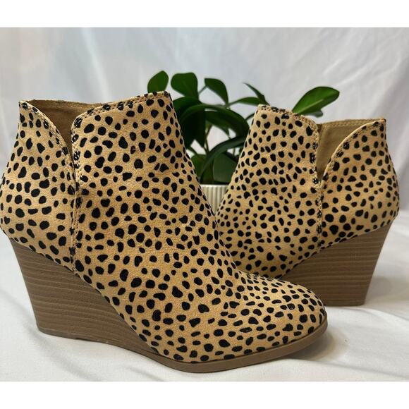 Soda Leopard/Cheetah Print Wedge Heel Round Toe Booties Size 6 - Picture 4 of 8